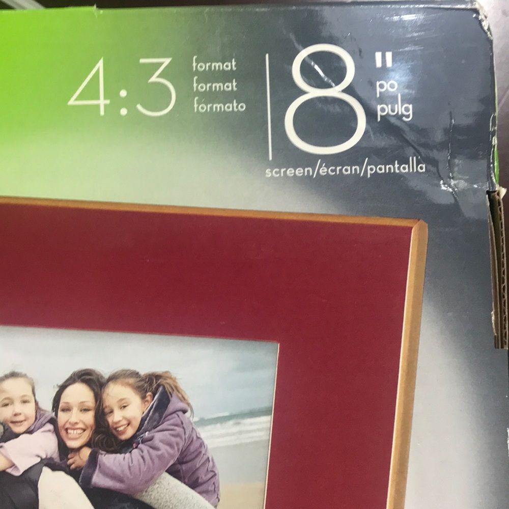 INSIGNIA Digital Picture Frame 8” - Picture 3 of 5